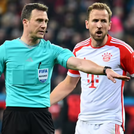 Premiere in München: Zwayer pfeift Bayern gegen Bayer